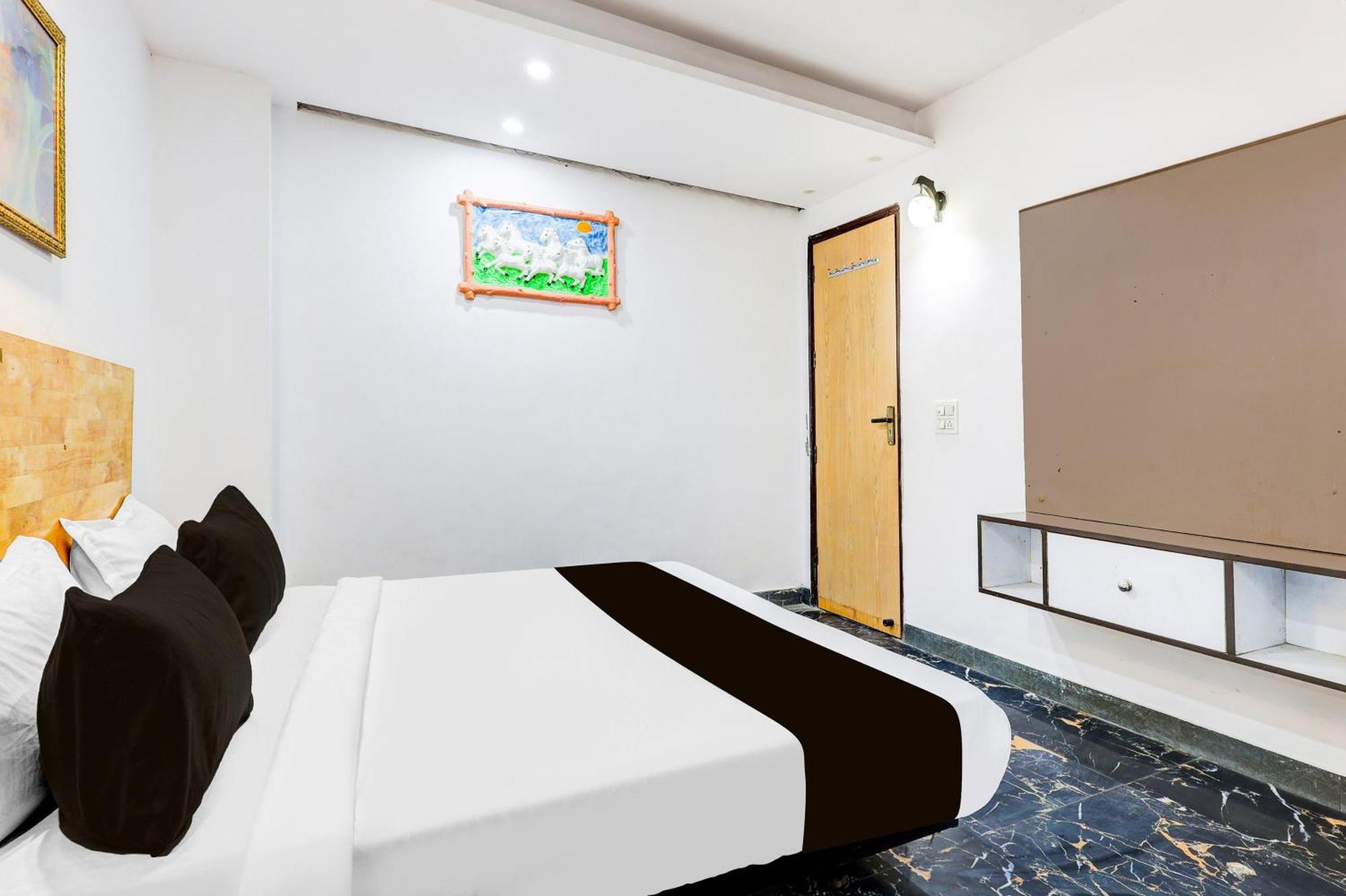 Hotel O Hari Nagar Ashram Neu-Delhi Exterior foto